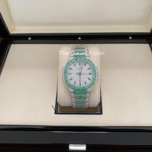 Patek Philippe Nautilus 35.2mm 7118/1453G Self-Winding Paved With Diamonds And Emerald - Exotic Boutique Dubai
