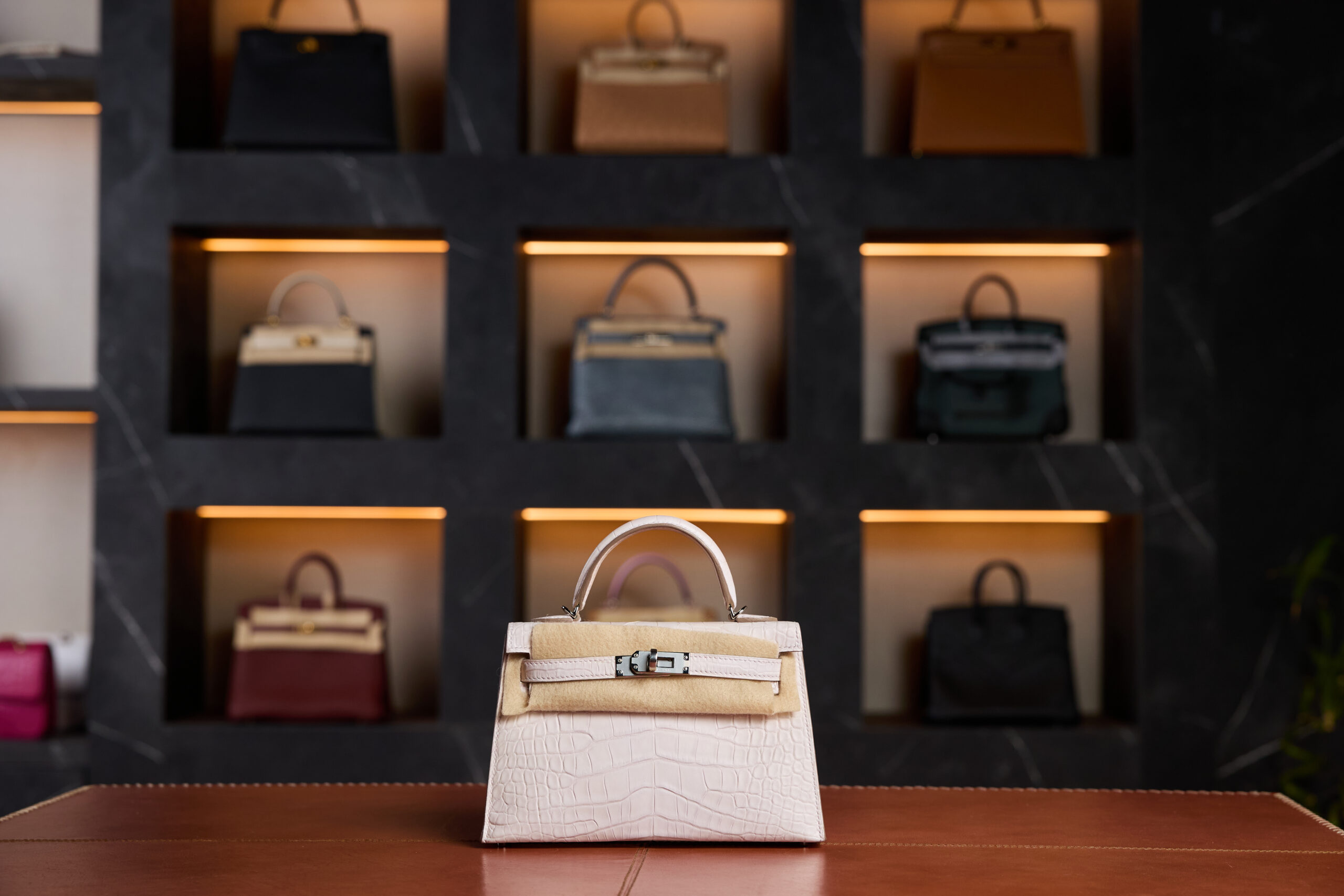 Hermès Kelly 20 Mauve Pale Matte Crocodile Leather with Palladium Hardware - 2024 New Full Set - Exotic Boutique Dubai